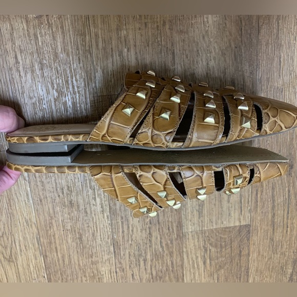 Vince Camuto Lendinna Croco Print Studded Leather Woven Fisherman Mules Size 6.5 - Picture 8 of 9